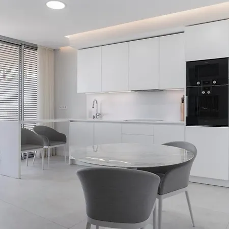 Apartament The Edge - Beachfront 2 Bedroom Estepona