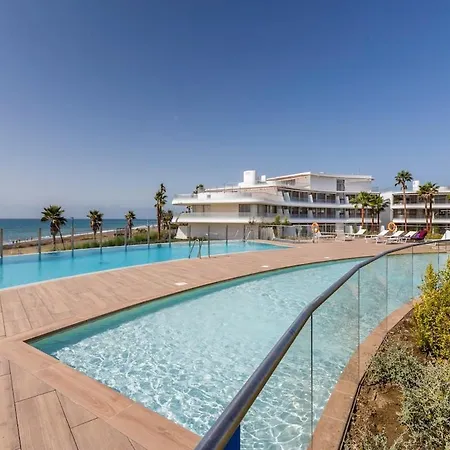 The Edge - Beachfront 2 Bedroom Apartament