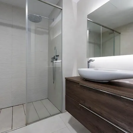 The Edge - Beachfront 2 Bedroom Apartament *