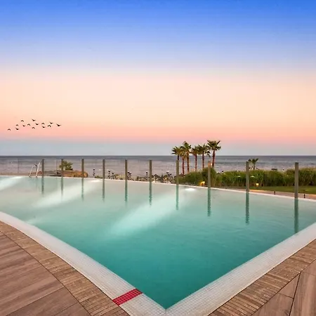 The Edge - Beachfront 2 Bedroom 公寓 *