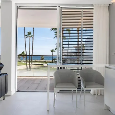 The Edge - Beachfront 2 Bedroom Apartament Estepona
